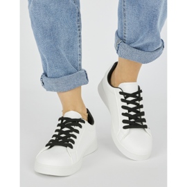 Fehér női sportcipő 1