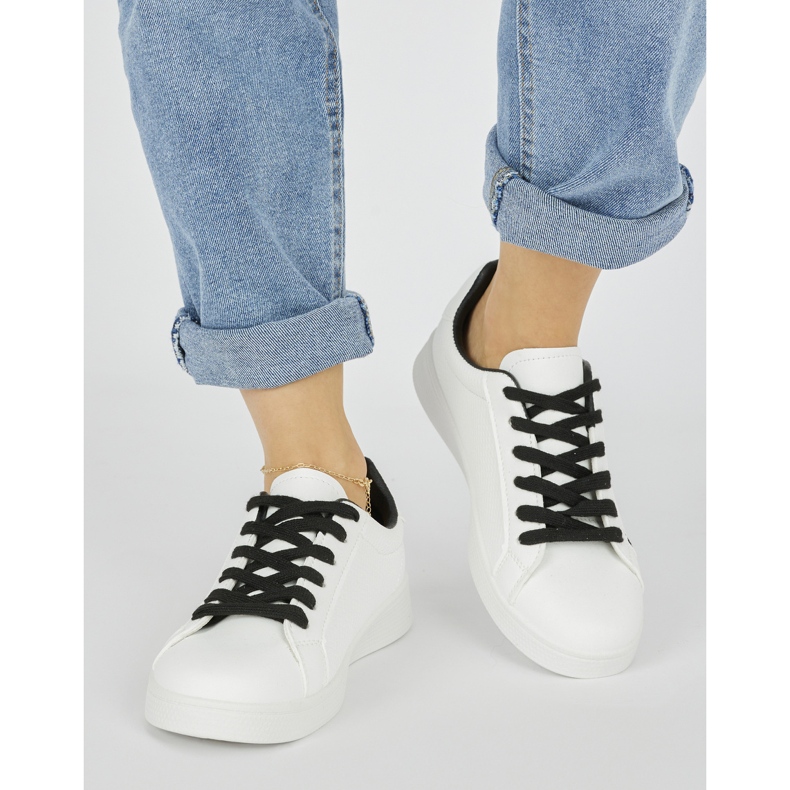 Fehér női sportcipő 1