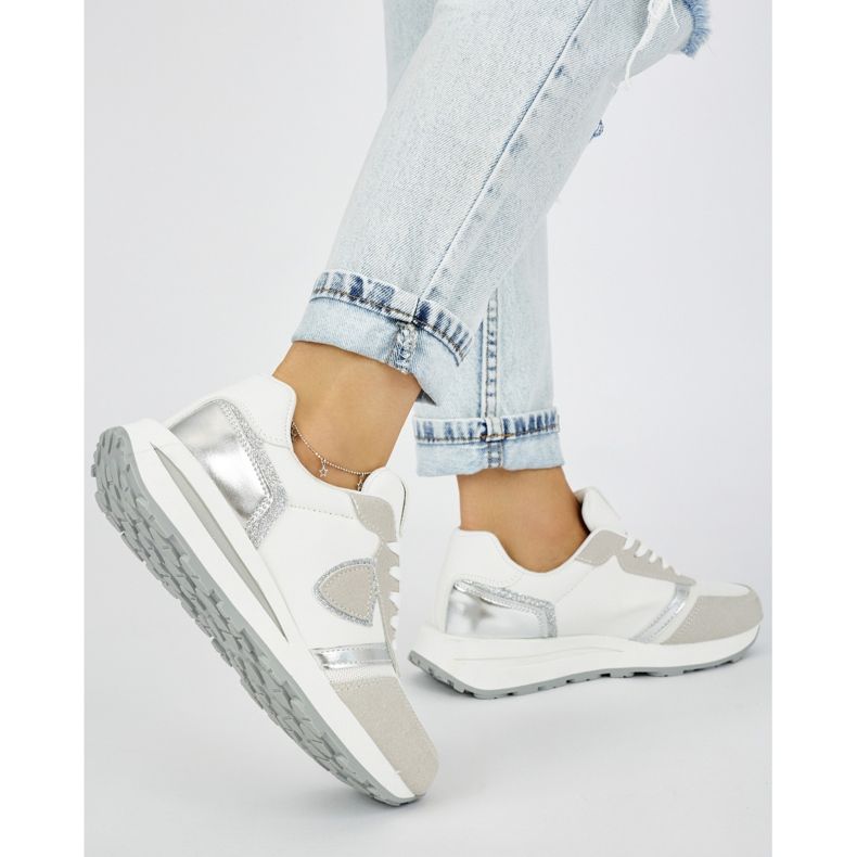 Női fehér sportcipő 2