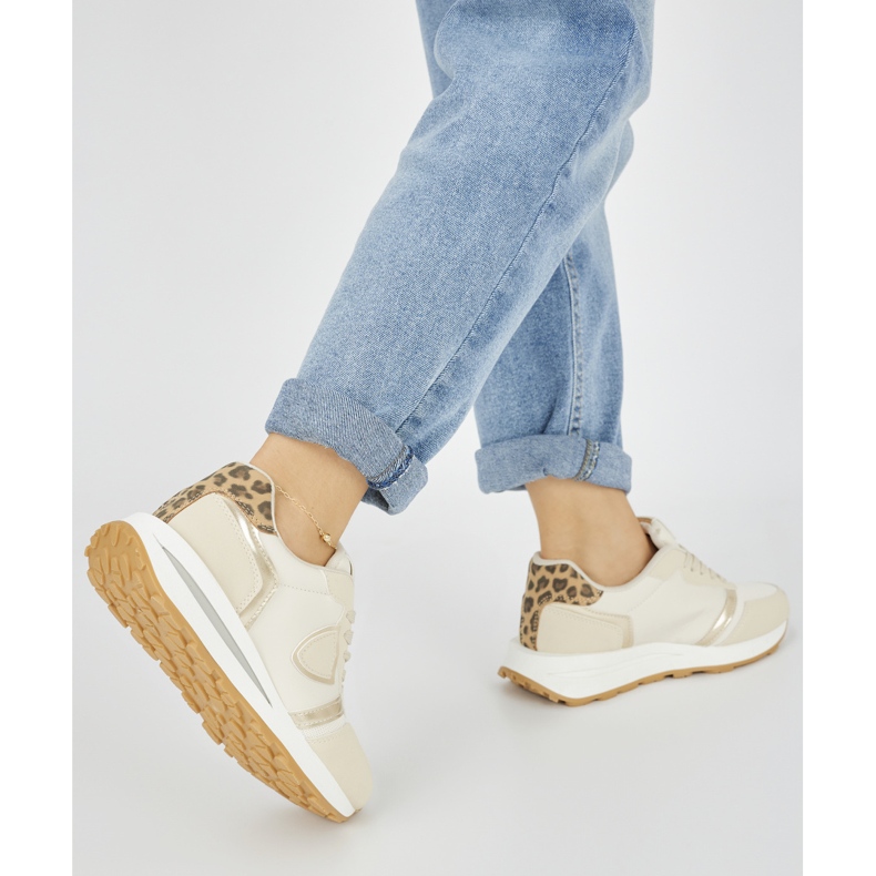 Női bézs színű sportcipő 1