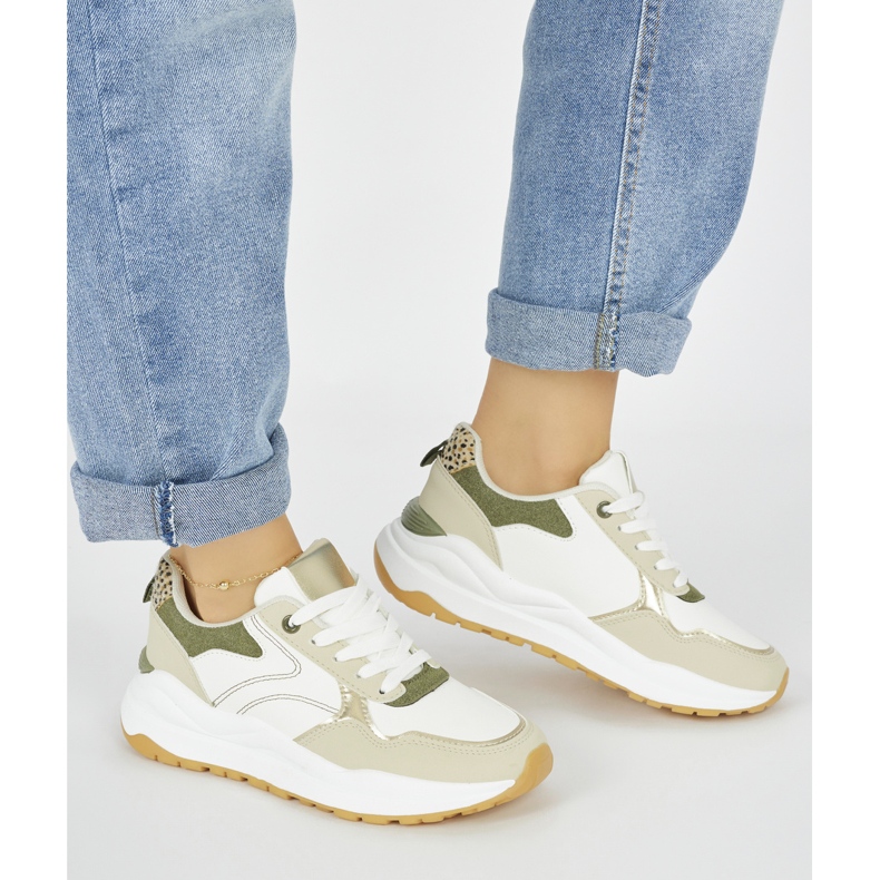 Többszínű női sportcipő vastag talppal fehér 1