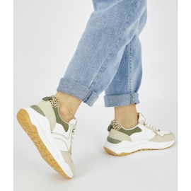 Többszínű női sportcipő vastag talppal fehér 2