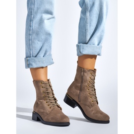 Bézs színű, fűzős, alacsony sarkú női bokacsizma 1