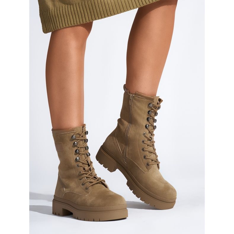 Barna fűzős női bokacsizma 1