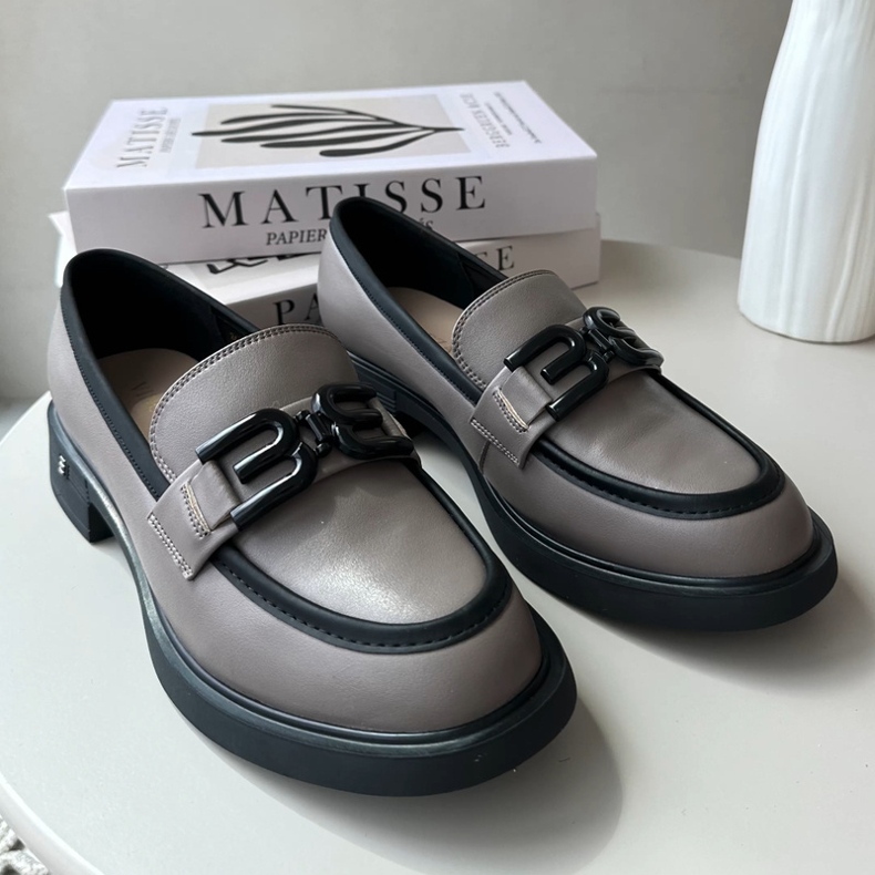 Vinceza Elegáns női bőr mokaszin, sötétbézs Triana szürke 1