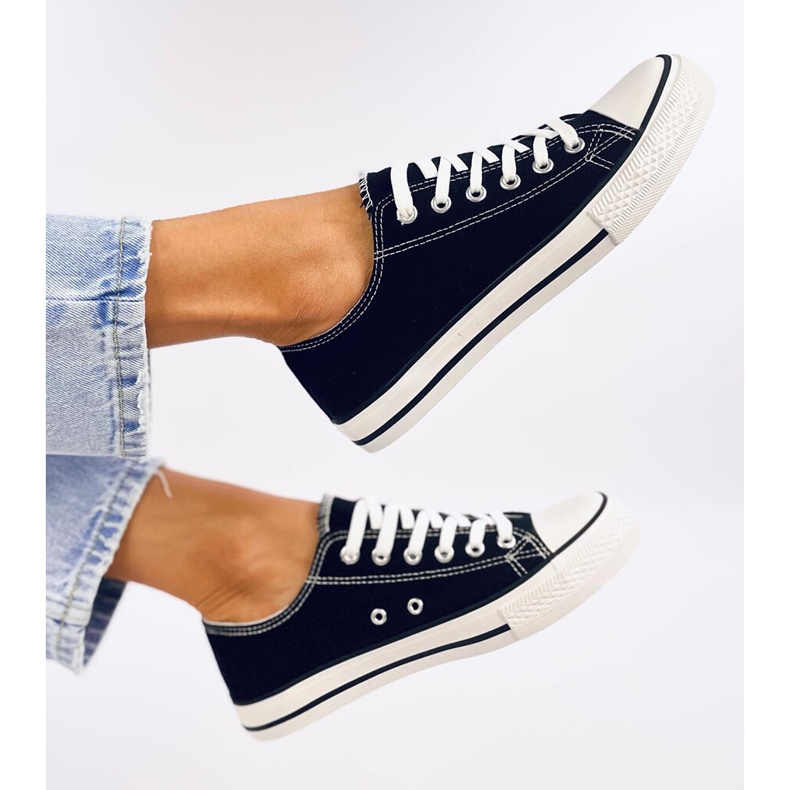 Basic fekete, klasszikus női tornacipő 1