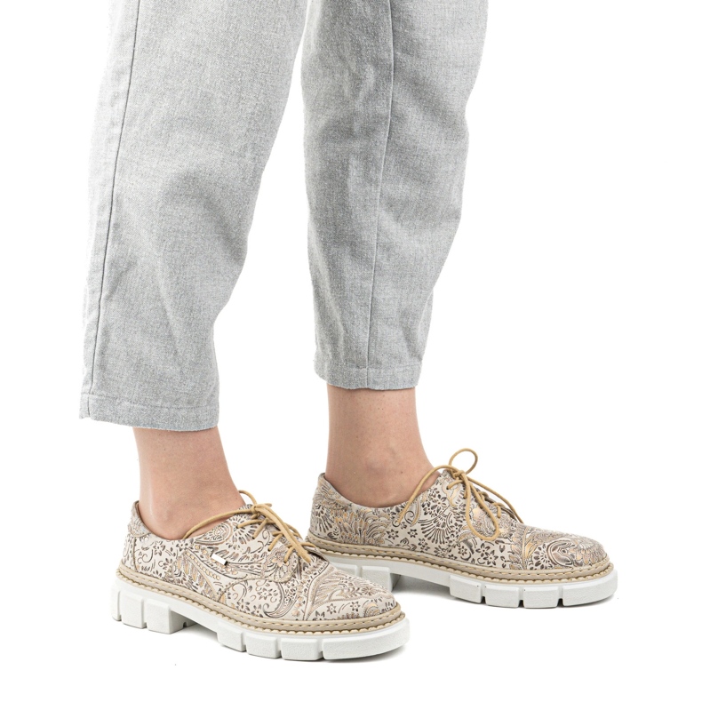 Olivier Női bőrcipő vastag talppal, virág 1134, bézs 1