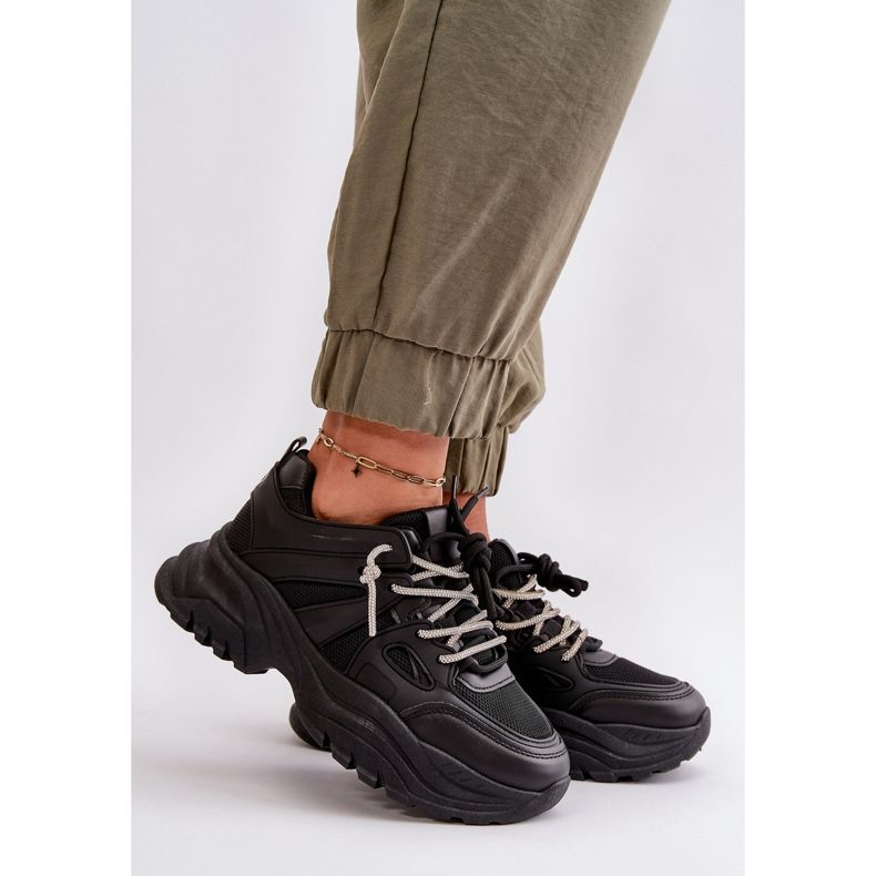 Fekete Relissa női tornacipő masszív talpon, díszfűzéssel 2