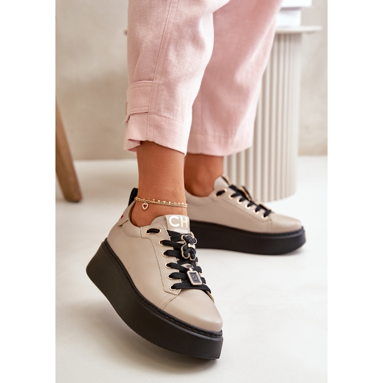 Női bőr tornacipő tűkkel a CheBello 4596 Platform bézs színű 2