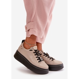 Női bőr tornacipő tűkkel a CheBello 4596 Platform bézs színű 1