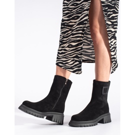 Fekete női csizma vastag talppal 2 Fekete női csizma vastag talppal 2