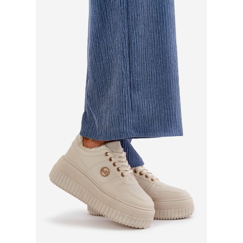 Hőszigetelt női sportcipő vaskos talppal, bézs Verissha 1