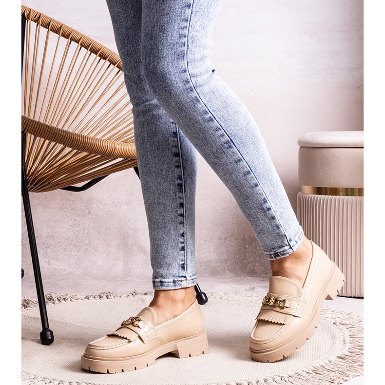 Anielania bézs színű cipő arany csattal 2 Anielania bézs színű cipő arany csattal 2