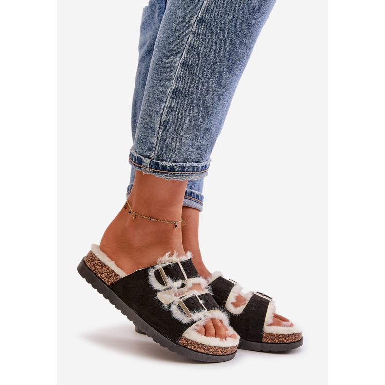 Női papucs Flip-Flops csattal és szőrmével, fekete Ezilena 1 Női papucs Flip-Flops csattal és szőrmével, fekete Ezilena 1