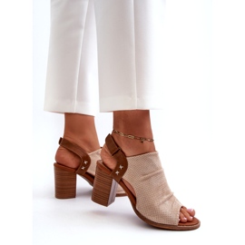 Evento Női szandál a sarkán Áttört bézs 2