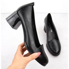 Női fekete magassarkú cipő Potocki 12545 1