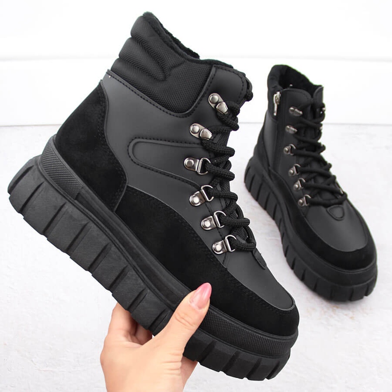 Fekete női csizma vastag platformmal News 7928 1