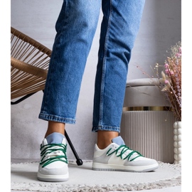 Szürke tornacipő zöld fűzővel az Aucoin-tól fehér 1