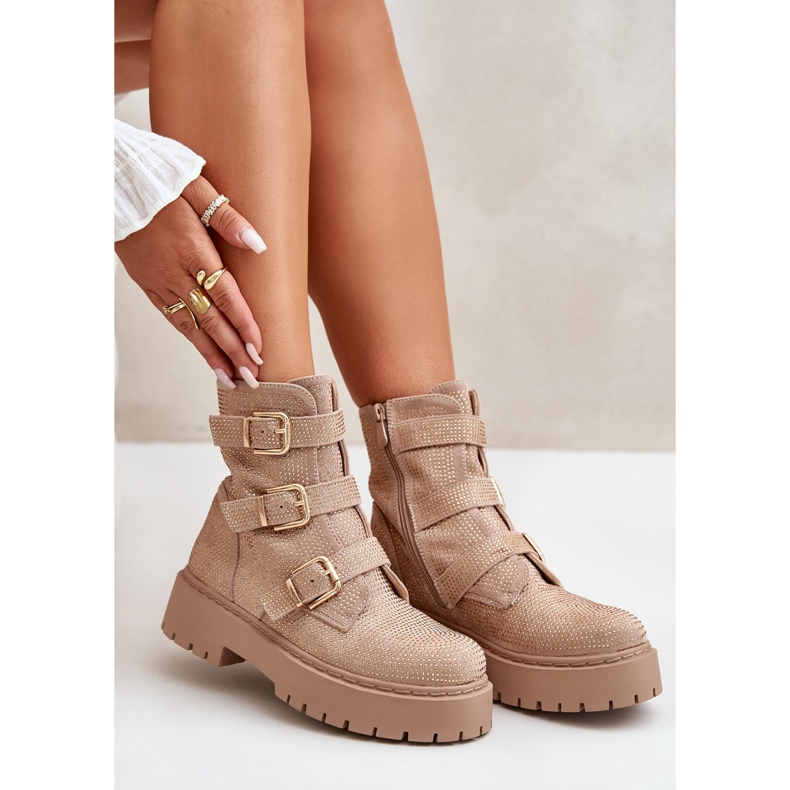 Hőszigetelt női bokacsizma bézs tortadíszítéssel 2 Hőszigetelt női bokacsizma bézs tortadíszítéssel 2