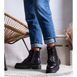 Fekete szigetelt túrabakancs a Royer cégtől 1