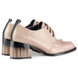 Lakkozott bézs színű, piros sarkú bokacsizma, elegáns női cipő 1