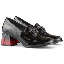 Fekete lakkcipő kényelmes sarokkal, női pumpákkal 1