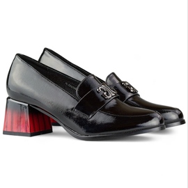 Női fekete lakkpumpák magas sarkon, női cipő 1