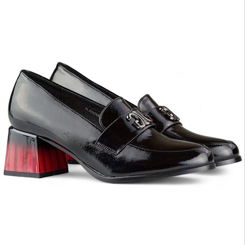 Női fekete lakkpumpák magas sarkon, női cipő 1