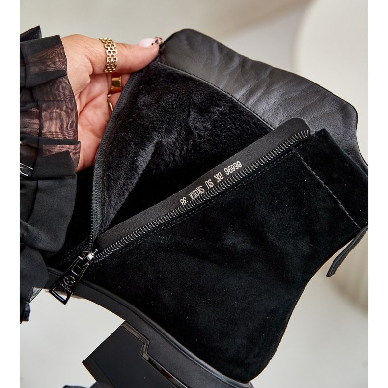 Szigetelt női csizma természetes velúrból, cipzárral, fekete Vinceza 66696 2