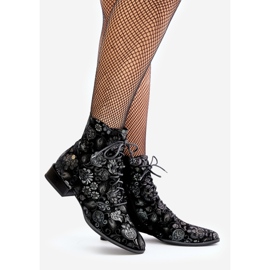 Velúr mintás lapos csizma Maciejka 06391-01 fekete 1