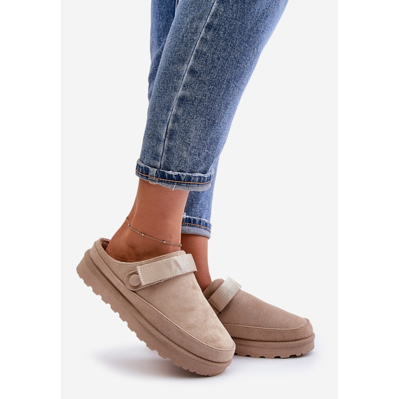 Bézs színű női papucsok szőrme béléssel az Azida platformon 1