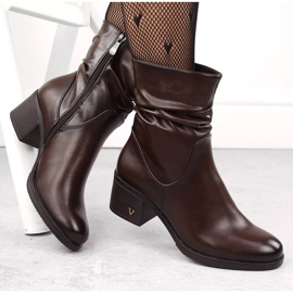 Barna női magas sarkú csizma Vinceza 10547 1