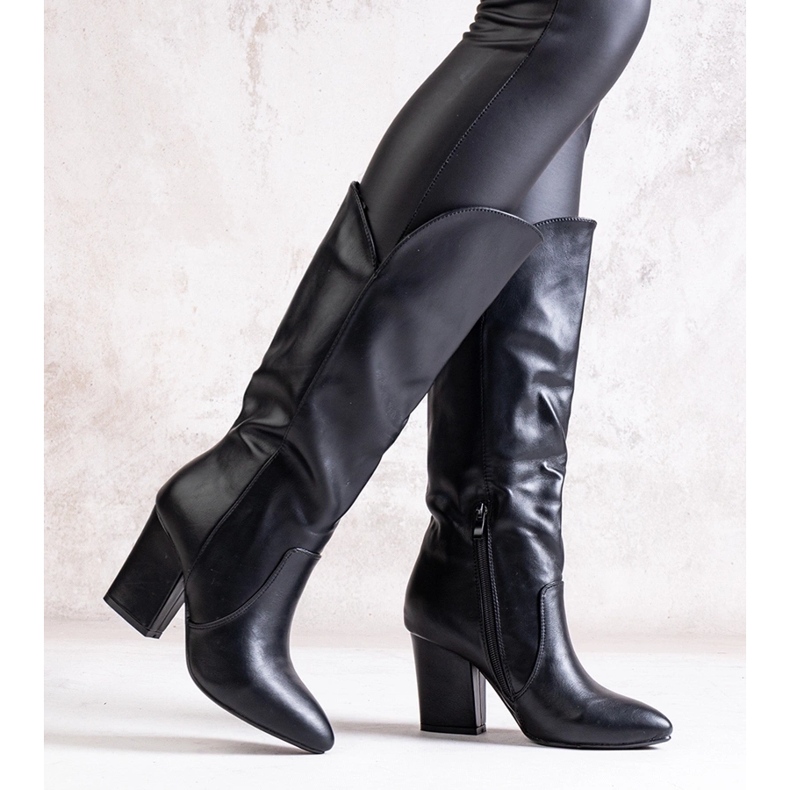 Fekete magas sarkú csizma Amare öko bőrből 2