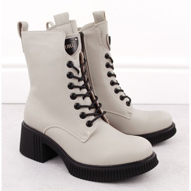 Bézs színű női bőr bokacsizma Vinceza 66671 2