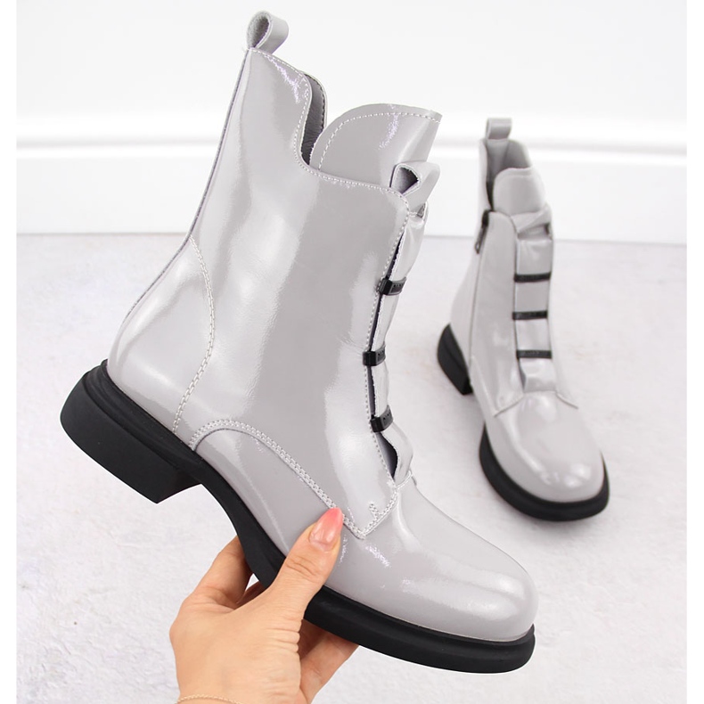 Női lakkbőr bokacsizma, szürke Vinceza 66678 1