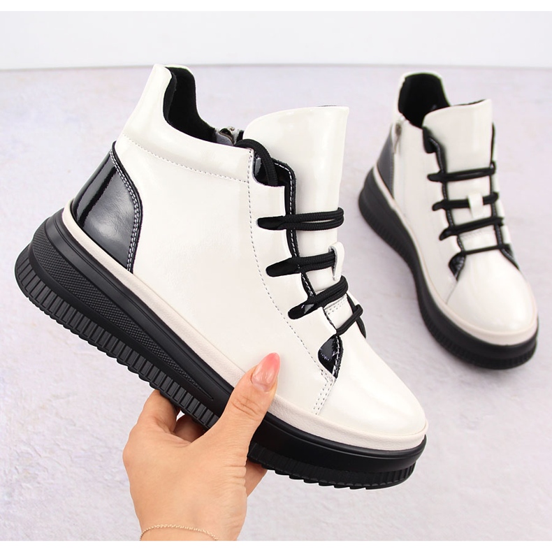 Női lakkbőr szigetelt csizma Ekri Artiker 55C1043 bézs 1 Női lakkbőr szigetelt csizma Ekri Artiker 55C1043 bézs 1