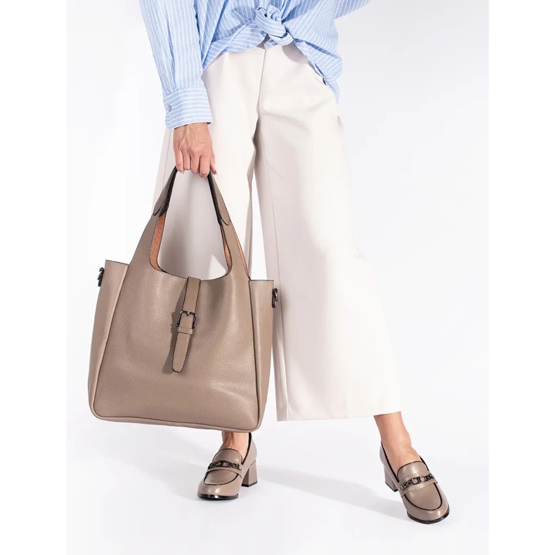 Bézs színű női magassarkú cipő 2