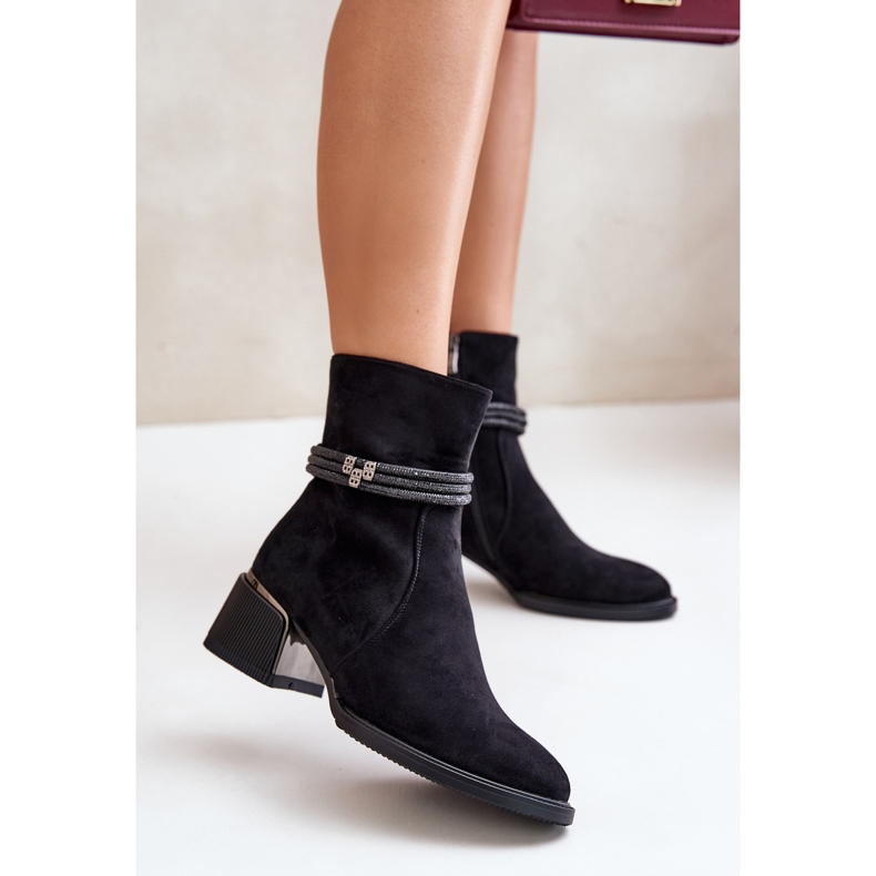 S.Barski Hőszigetelt női csizma alacsony sarkú, dekoratív pántokkal D&amp;A MR880-027 fekete 2