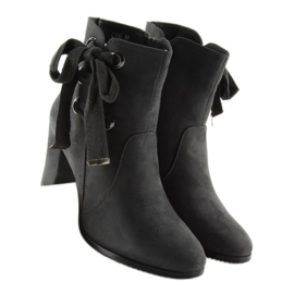 Szürke Magas sarkú csizma C100 szürke 2