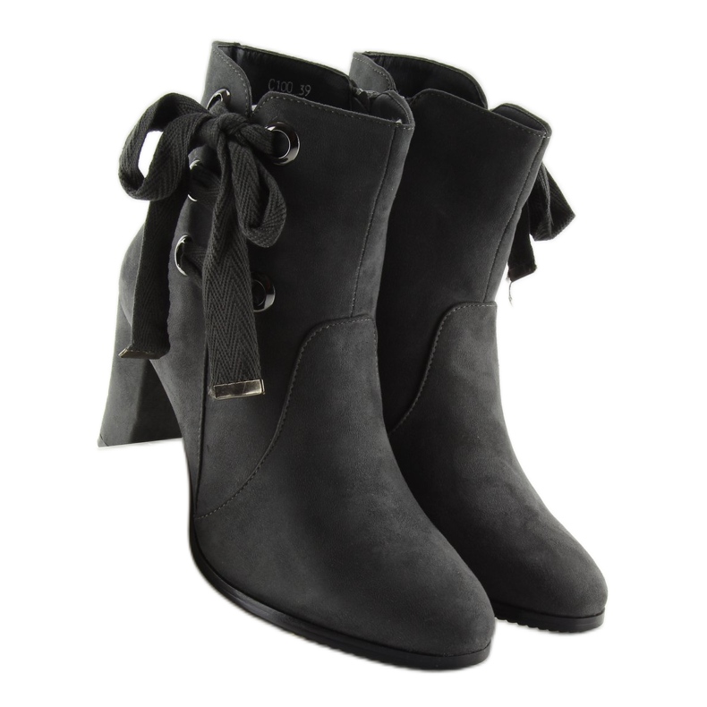 Szürke Magas sarkú csizma C100 szürke 2