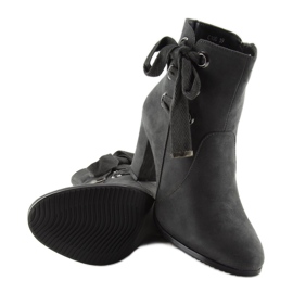 Szürke Magas sarkú csizma C100 szürke 1