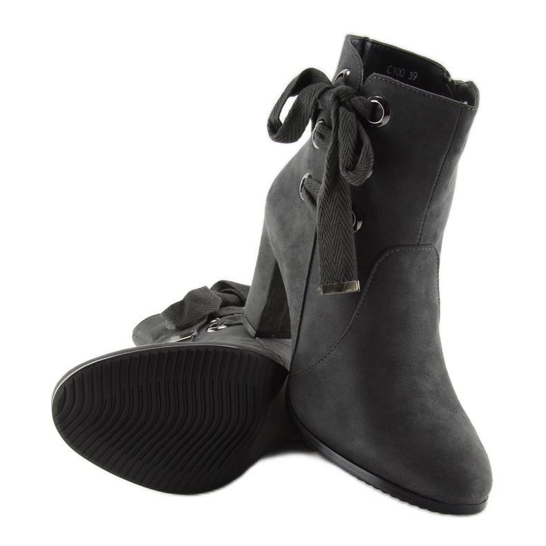 Szürke Magas sarkú csizma C100 szürke 1