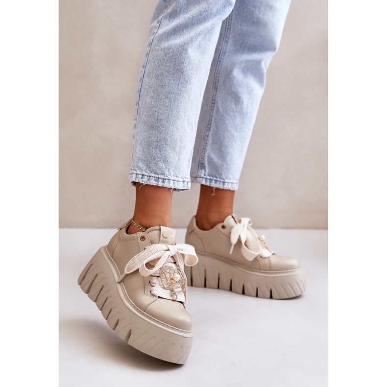 Női tornacipő masszív talpon, arany díszítéssel, CheBello 4530 bézs 2