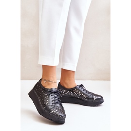 Zazoo 2973 bőr platformcipő áttört mintával, fekete 2