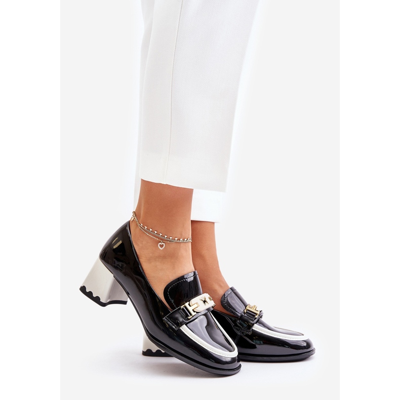 Lakkozott női cipő magassarkú díszítéssel, Artiker 55C1002 fekete 1