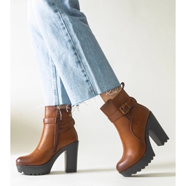 Barna magas sarkú bokacsizma a Lubenától 1