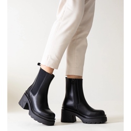 Fekete bokacsizma masszív Tharney-sarkon 1