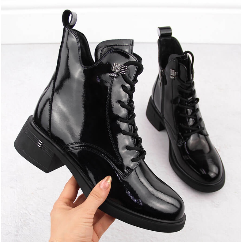 Fekete lakkbőr női bokacsizma D&amp;A S.Barski Premium Collection CR42-089 1