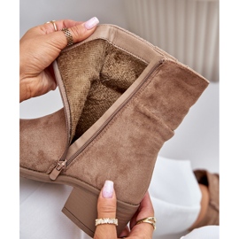 Bézs színű női szigetelt bokacsizma domború, alacsony sarkú felsőrésszel, Zinanya 2