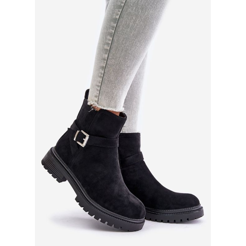 Szigetelt Eco Suede csizma cipzárral és csattal, fekete Zinovelle 1